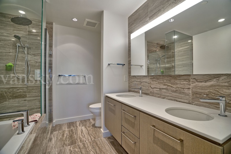 201006155105_Master bathroom 1.jpg